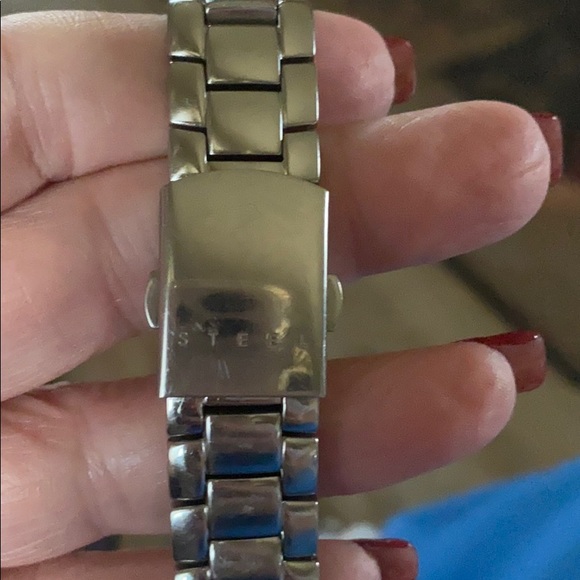 Guess silver watch with very few marks ! - Picture 3 of 3